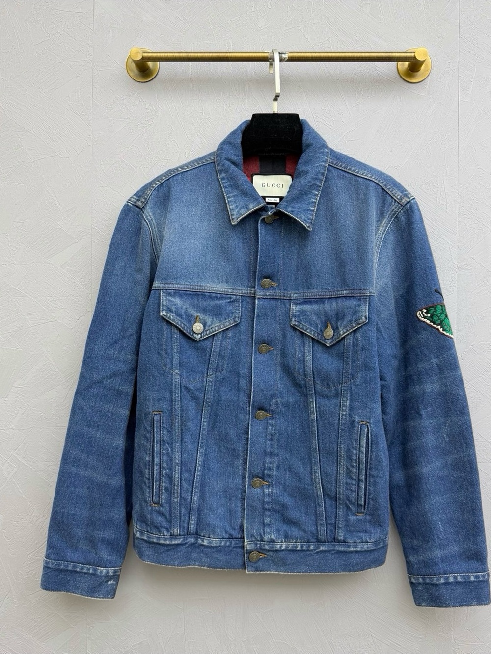 🚩steal Gucci Blue Denim Jacket with Embroidered Sleeve Patch